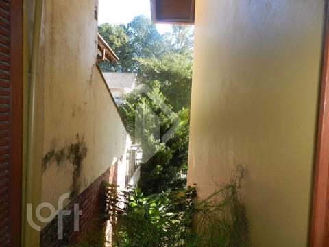 Image 20 - 251382